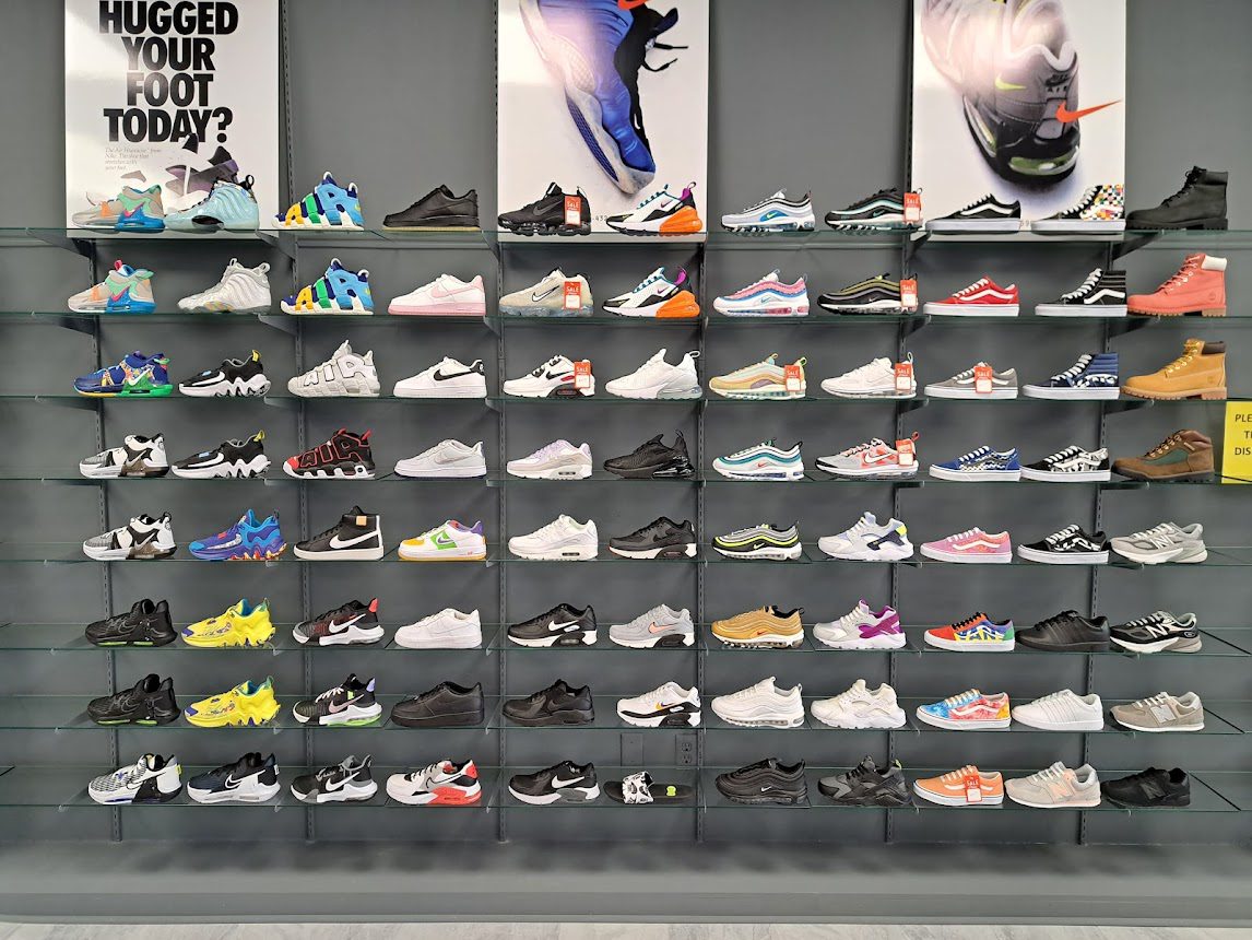 New Legends Shoes 3 Legends sneakers are always a good choice for a fashionably casual look.